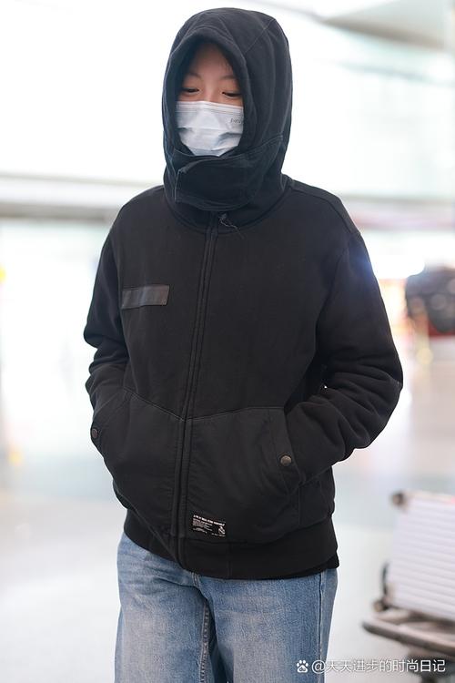 黑色帽子怎么搭配