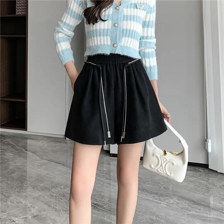 驼色短裤冬天怎么搭配图片女