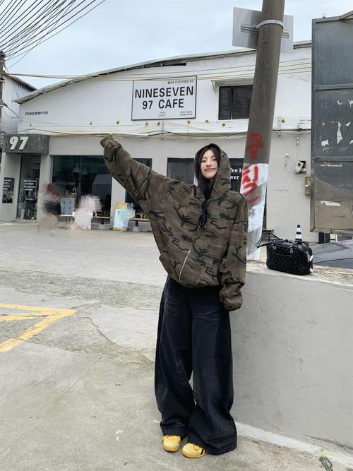 连帽怎么搭配什么外套