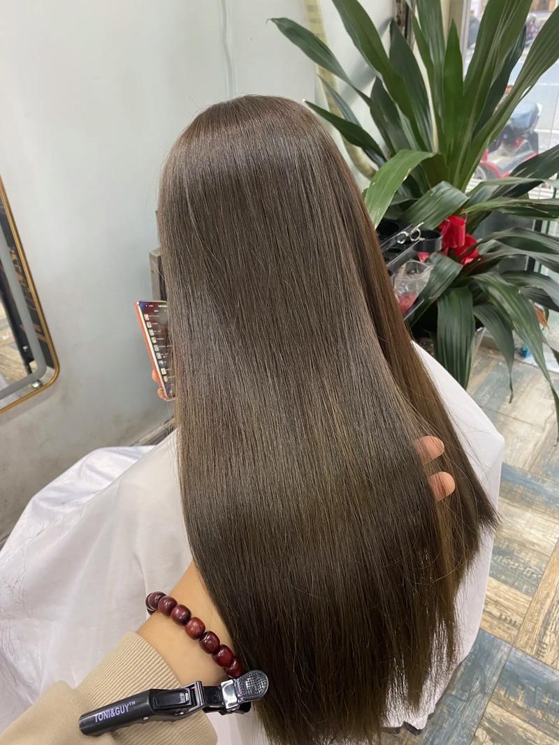 头发为什么是黄的