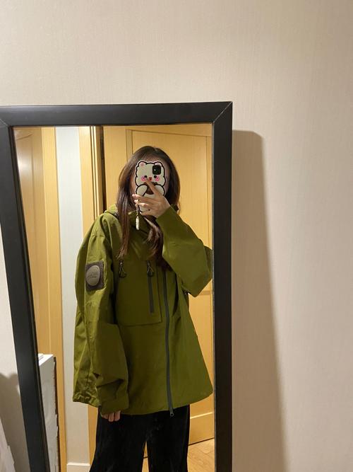 军绿外套鞋子怎么搭配什么裤子好看图片