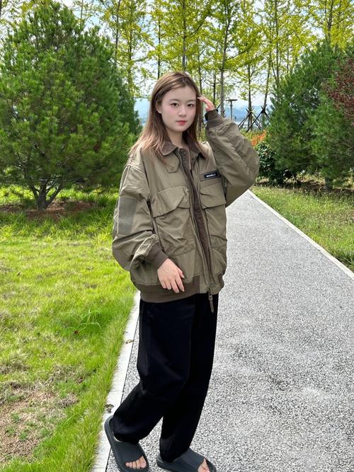 军绿外套鞋子怎么搭配什么裤子好看