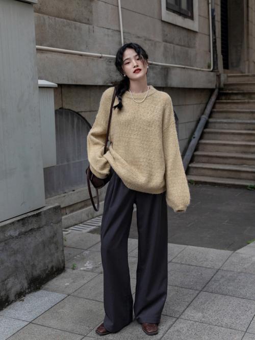 毛衣怎么搭配项链图片