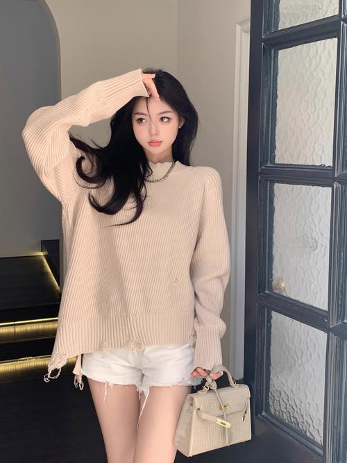 毛衣怎么搭配项链图片