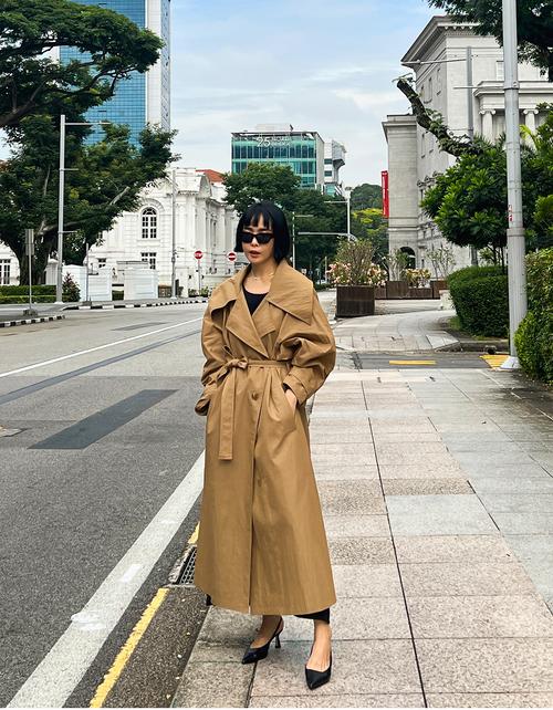 休闲军色风衣怎么搭配图片