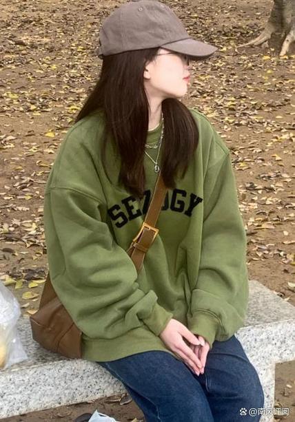 军绿色外套要怎么搭配什么裤子好看图片