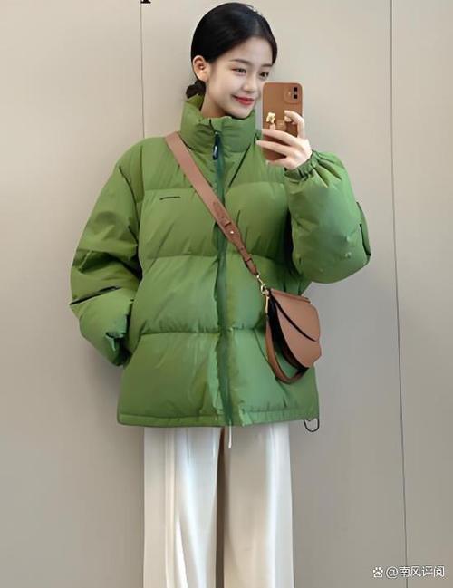 军绿色外套要怎么搭配什么裤子好看吗