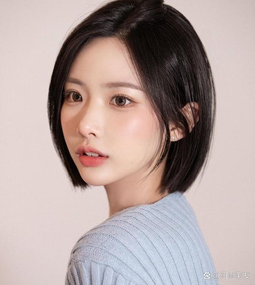 小额头适合什么发型