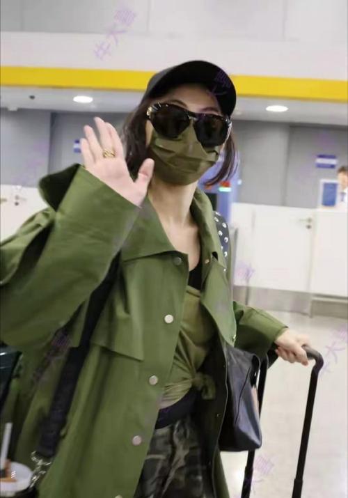 军绿色外套要怎么搭配什么裤子好看