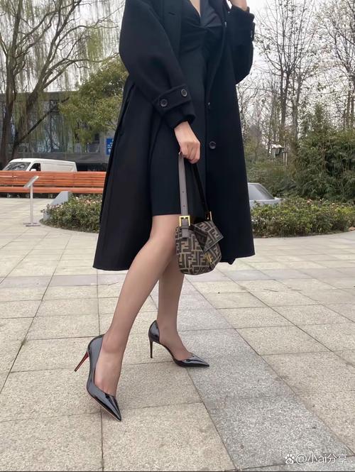 ol冬天高跟鞋怎么搭配