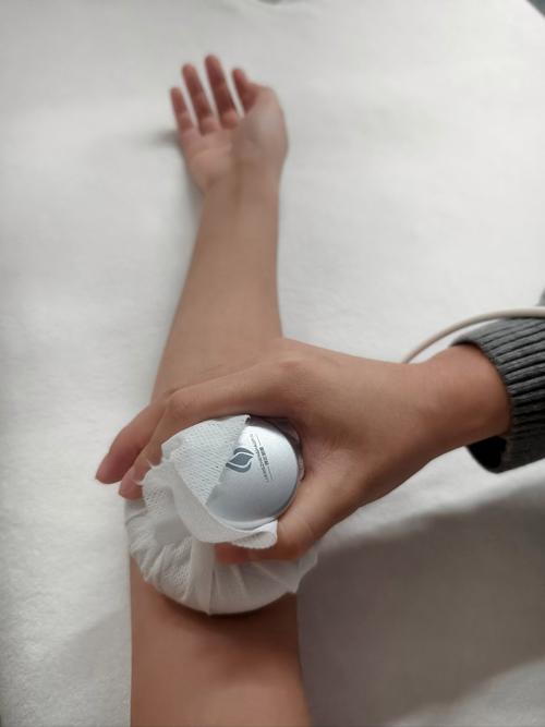 减肥后胳膊松弛抹什么