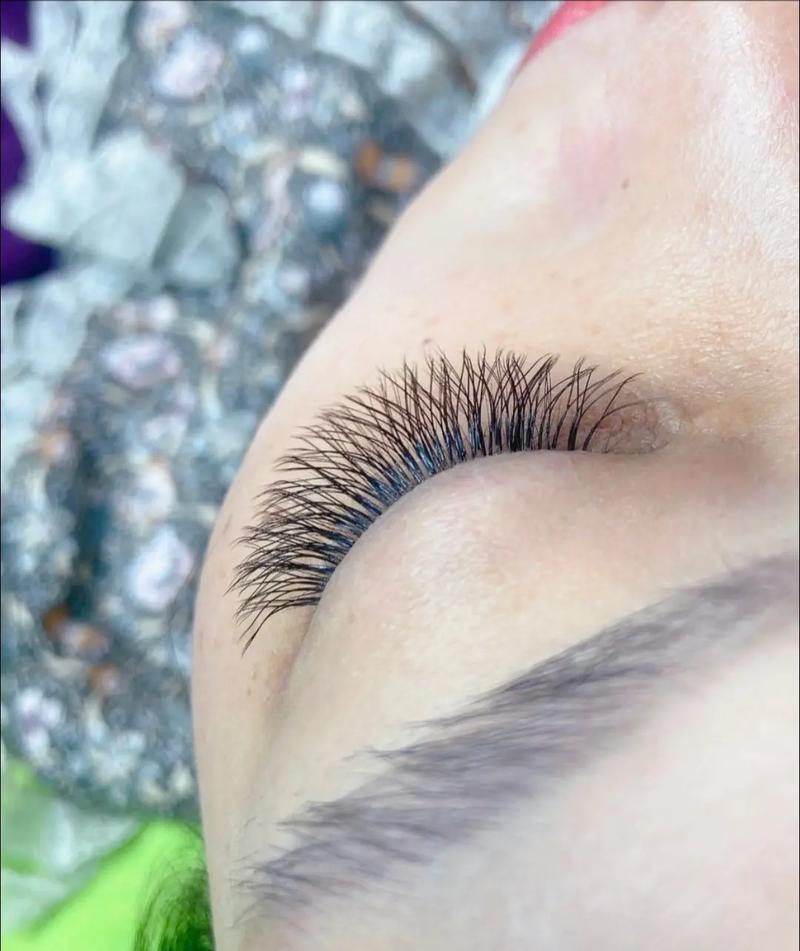 什么是嫁接睫毛