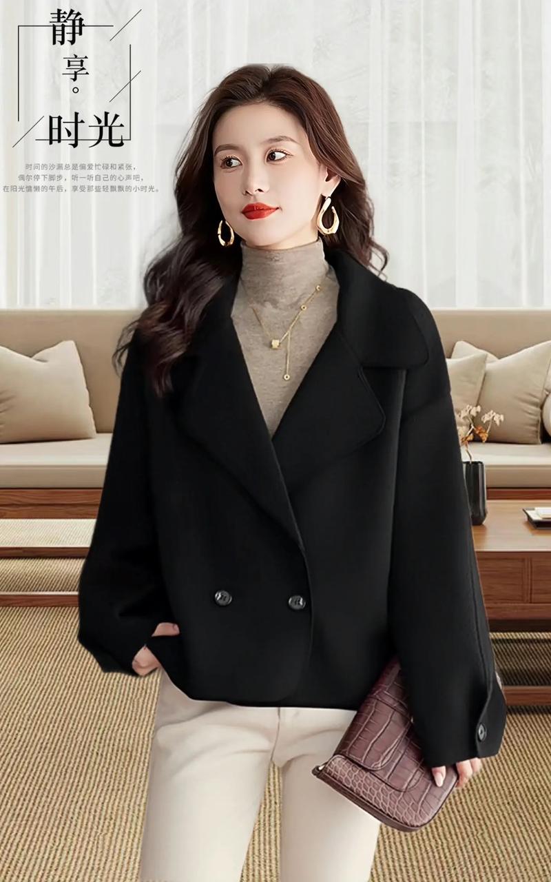 毛呢宽松短款外套怎么搭配什么裙子