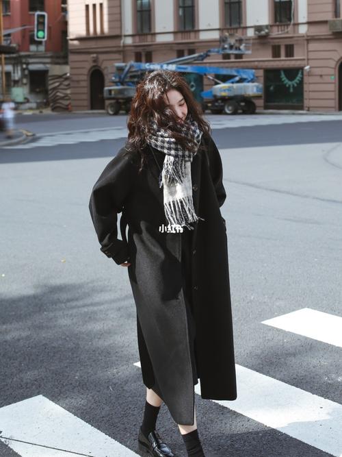 大衣 羊绒围巾怎么搭配