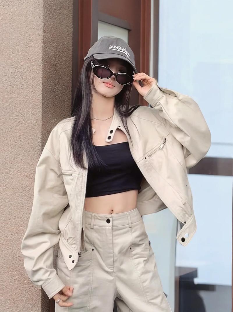 超短夹克怎么搭配图片