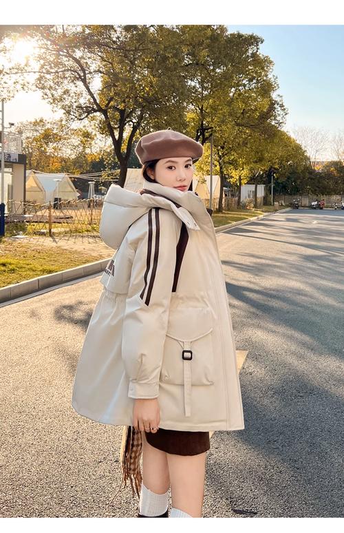 穿中长款羽绒服怎么搭配衣服好看