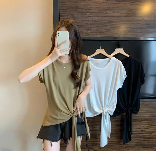 韩版t恤怎么搭配下装