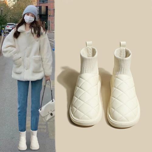 冬天小白鞋怎么搭配衣服