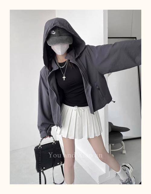 长款运动半袖怎么搭配什么外套