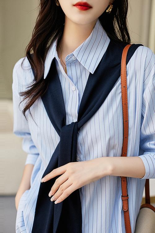 长款条纹衬衫怎么搭配图片欣赏