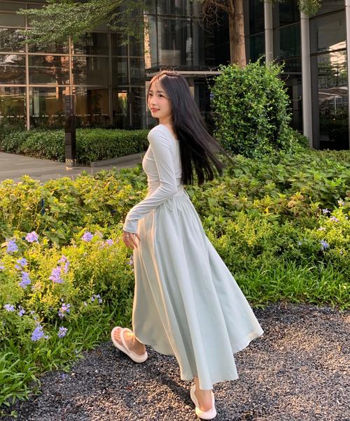 长款连衣服怎么搭配什么裤子