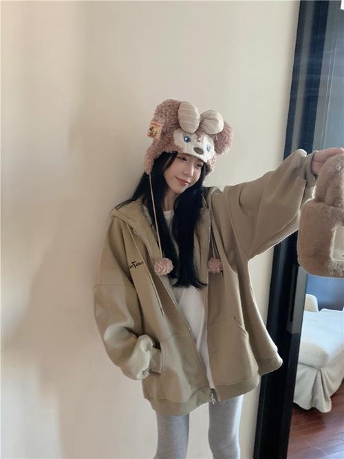 长款长袖卫衣怎么搭配外套好看吗