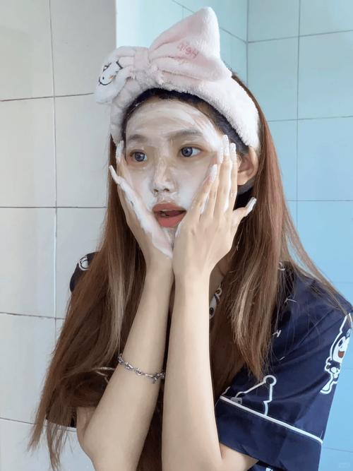 洗脸的时候吸进洗面奶