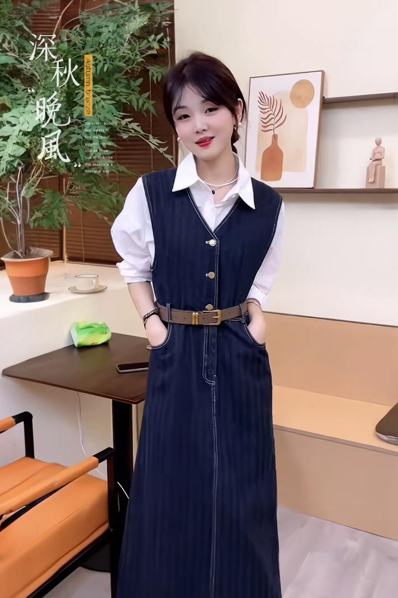 背带休闲裙怎么搭配什么外套好看图片