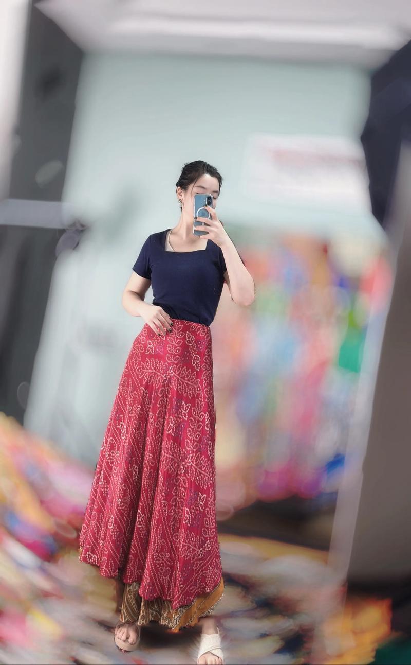 半身裹裙怎么搭配上衣图片