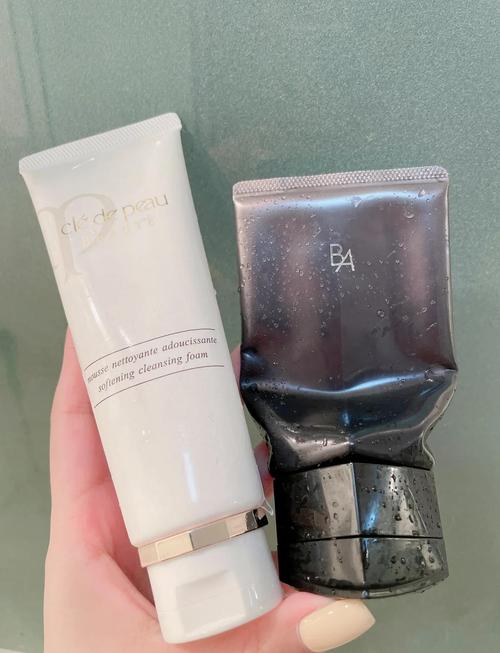 黑ba洗面奶和cpb