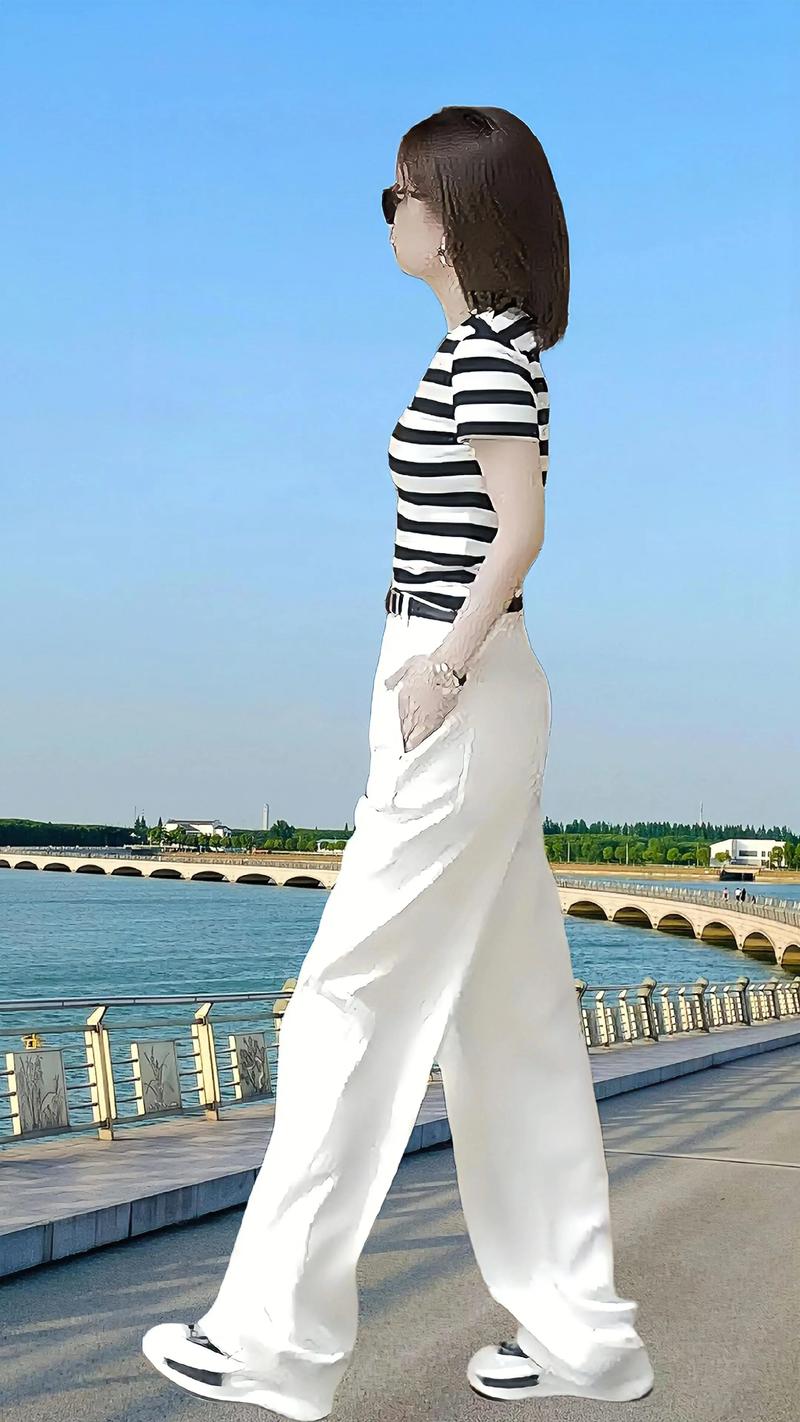 白色裤子怎么搭配好看图片女生