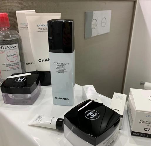 适合19岁女生用的护肤品