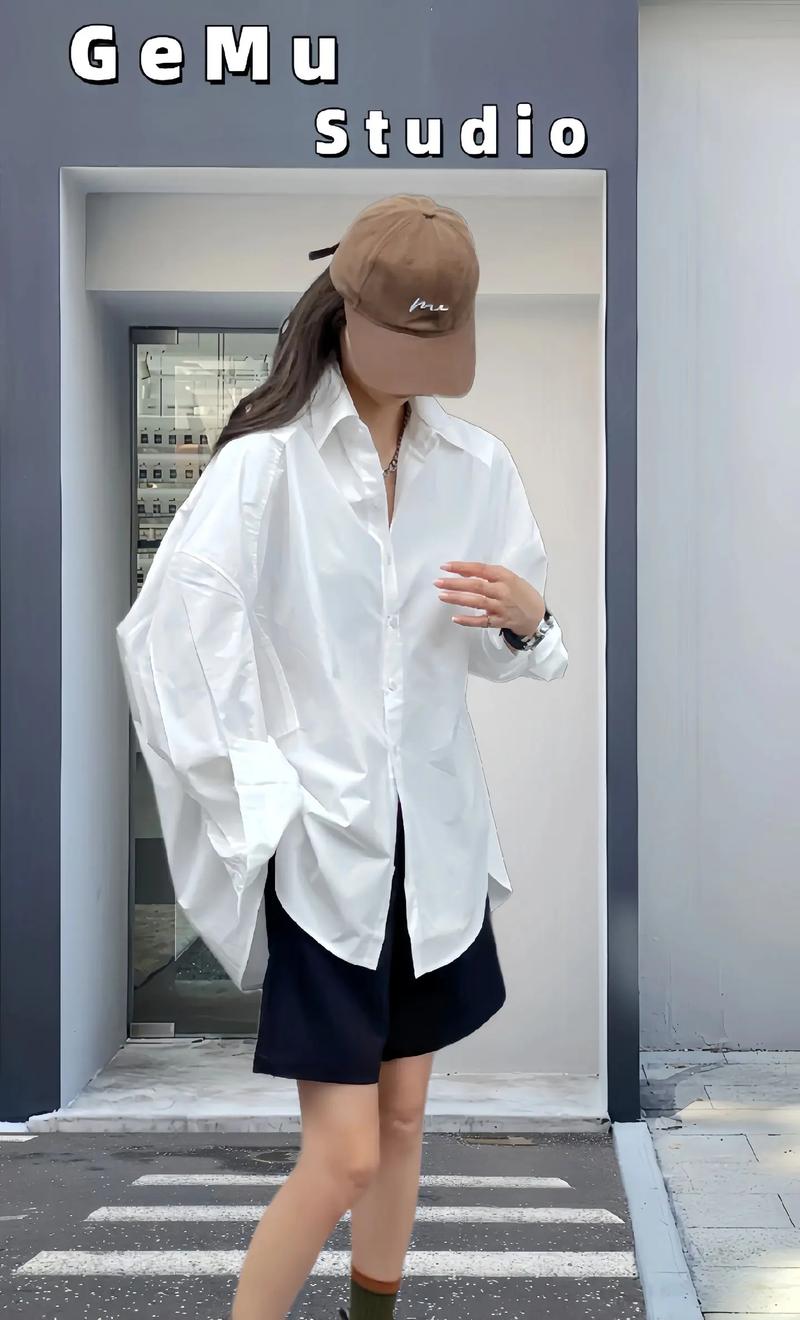 白色衬衣下面怎么搭配图片欣赏