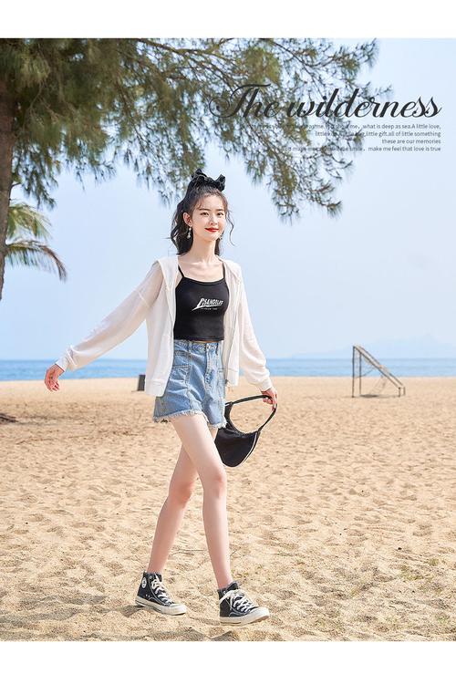 白色薄外套怎么搭配