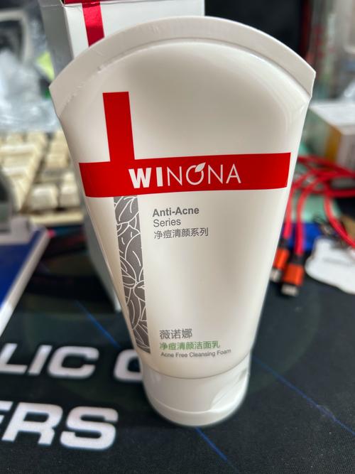 收缩毛孔用什么水