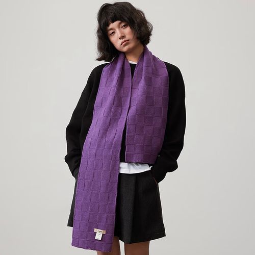 紫色羊毛围巾怎么搭配