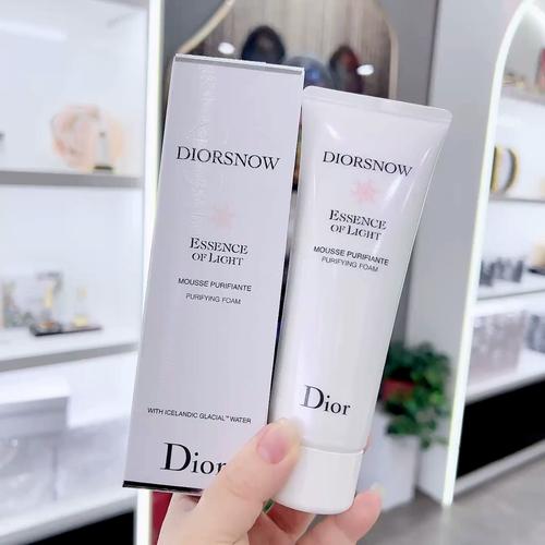 迪奥雪精灵洗面奶效果