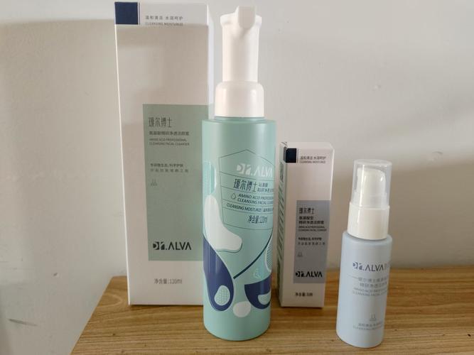 干性皮肤洗什么洗面奶