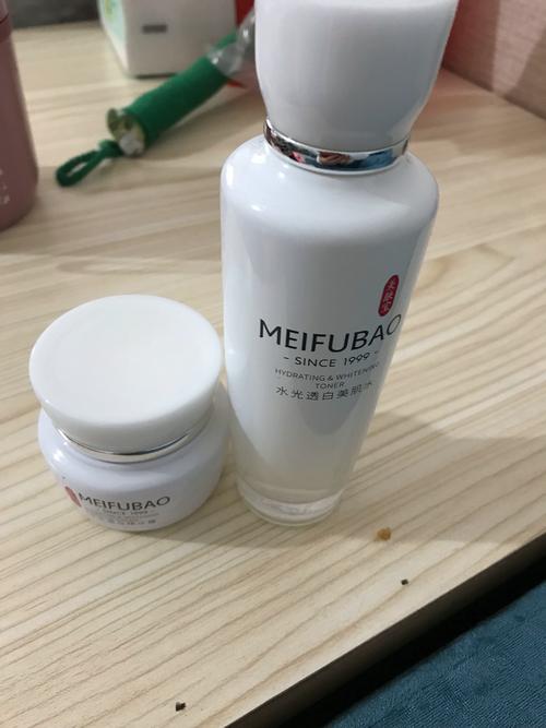 什么护肤品可美白又可补水