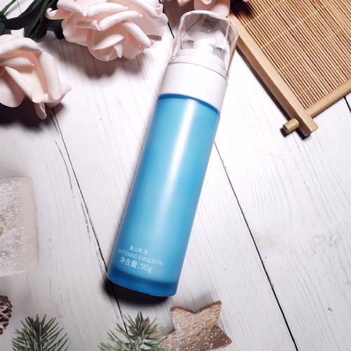 什么护肤品可美白又可补水