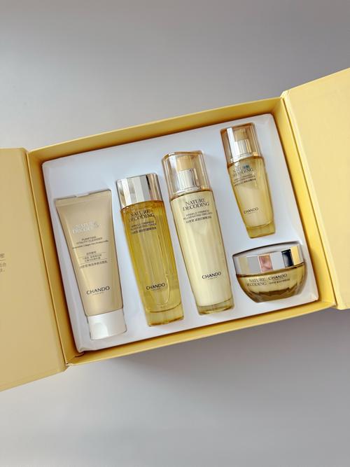 皮肤特别干用什么护肤品好