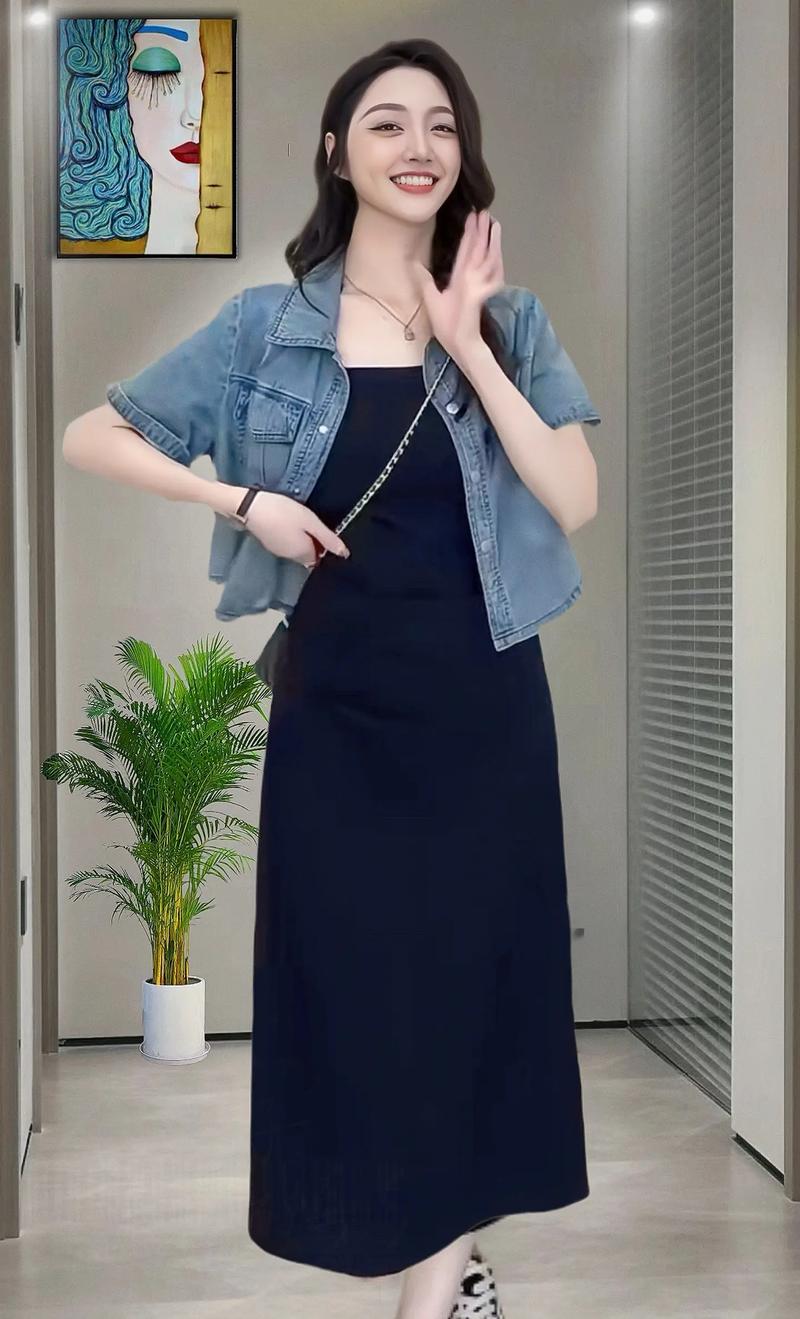 修身吊带短裙怎么搭配什么外套