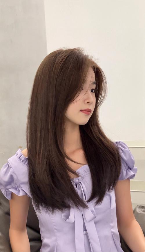 脖子长适合什么发型