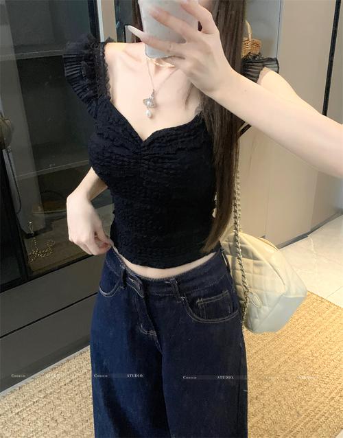 夏天黑背心怎么搭配好看吗