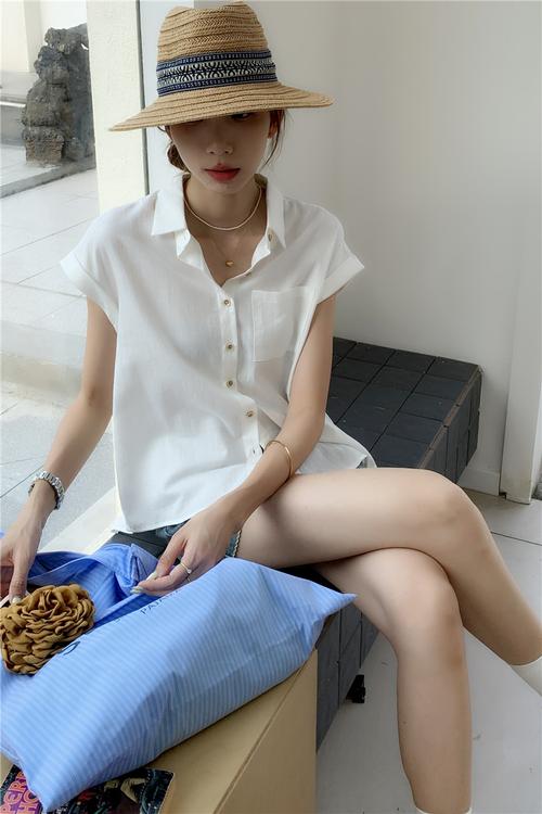 无袖小衫怎么搭配图片