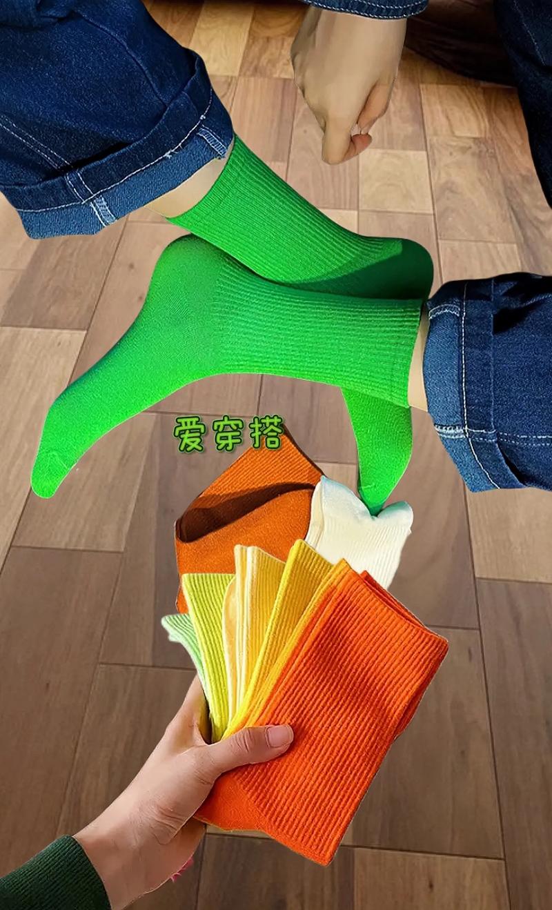 袜子怎么选择颜色搭配