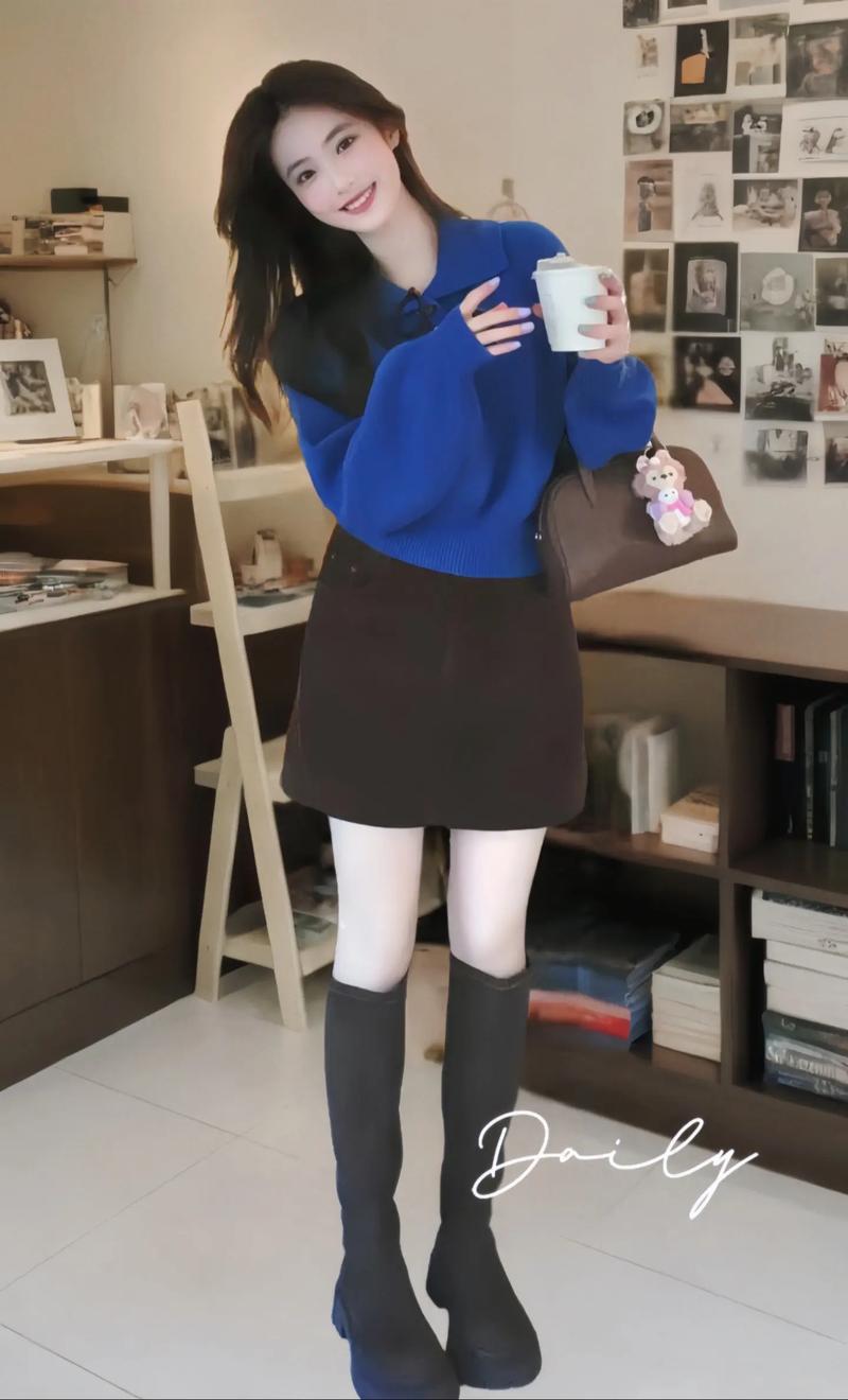 深蓝色短袖连衣裙怎么搭配什么外套好看吗