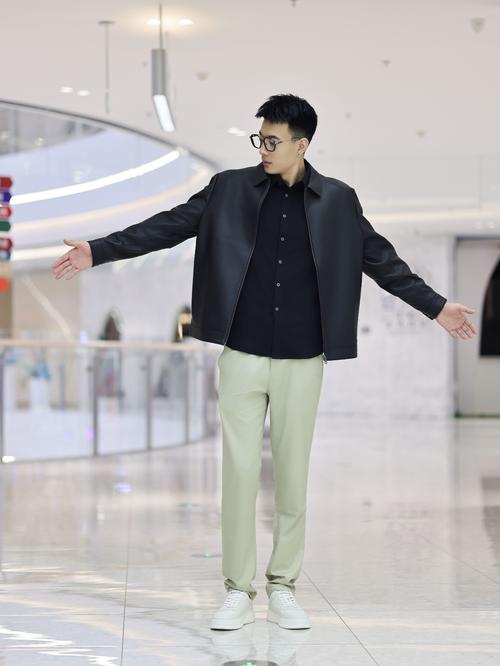 秋季男休闲上衣怎么搭配