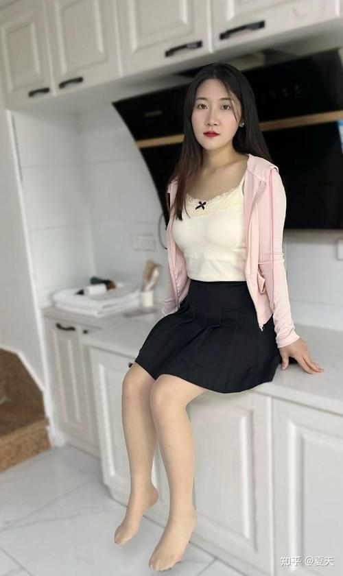 肉色配什么颜色好看