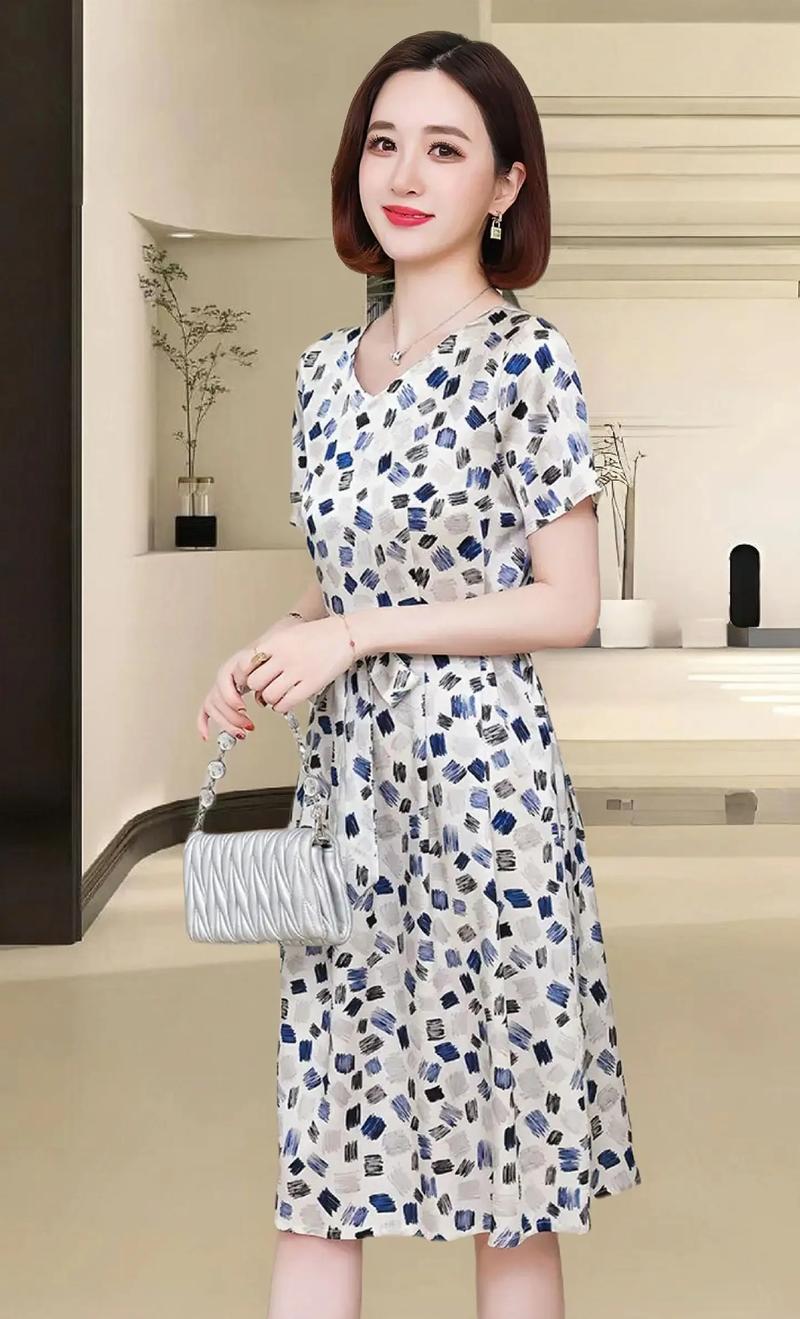 今年流行什么连衣裙